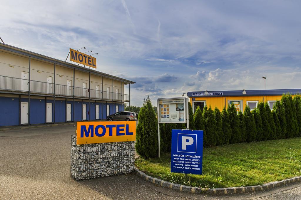 Tour-Motel Wilfersdorf  Eksteriør bilde